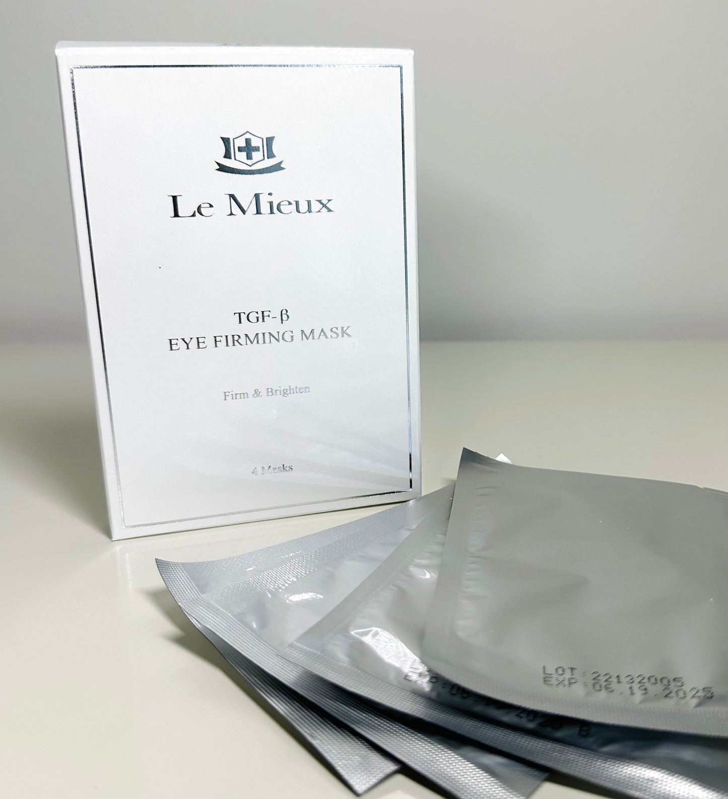 Le Mieux Lifting Miracle Patches TGF-β Eye Firming Mask